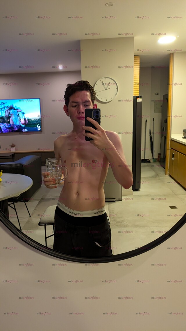 FOTOS DE POLLO SERIO, VERSÁTIL CON SITIO DISPUESTO A DARTE PLACER