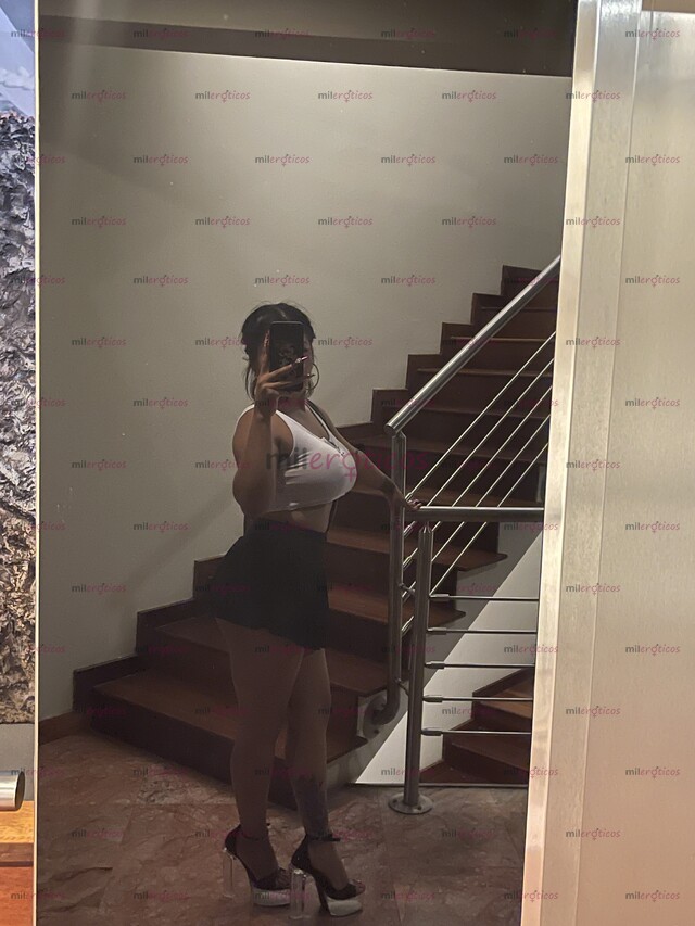 FOTOS DE ALGO RICO ESPERA POR TI MORENA TETONA CALIENTE LE ENCANTA LA VERGA SELACOMETODA