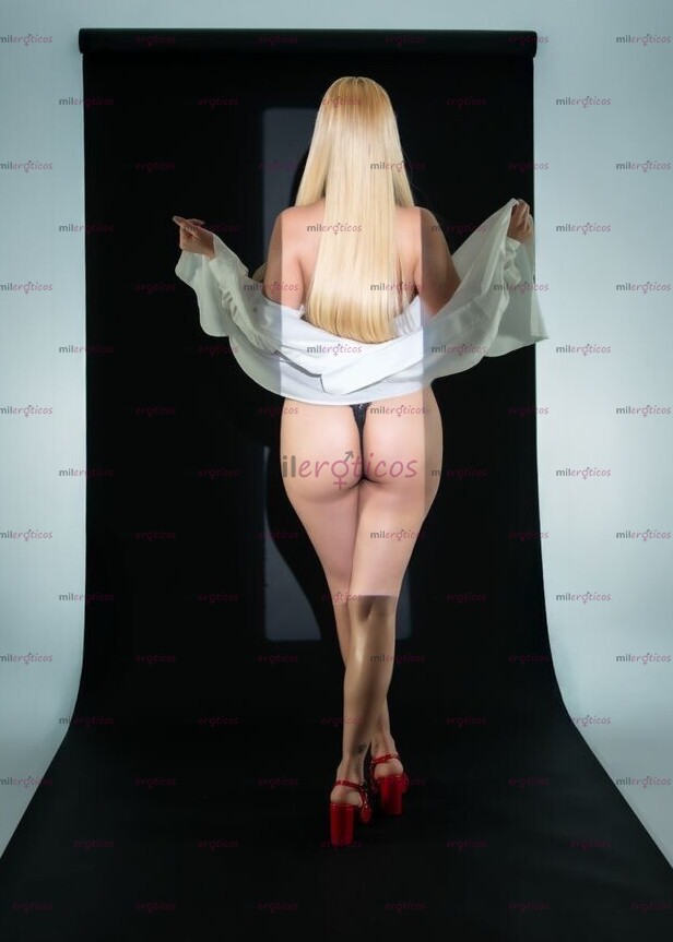 FOTOS DE PAULA WERITA FLAQUITA CON CINTURITA Y NALGAS DELICIOSAS !