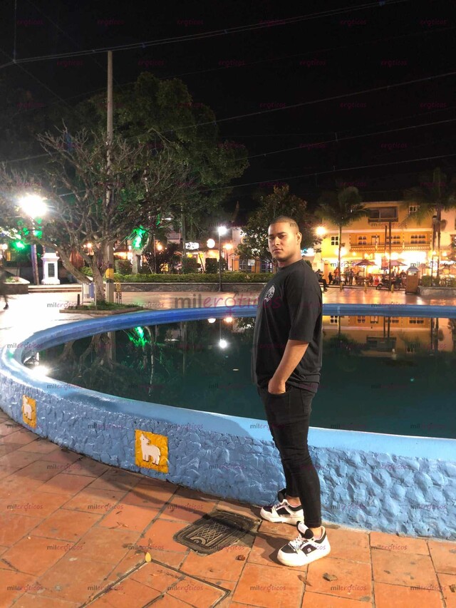 FOTOS DE UNIVERSITARIO OSO VERGÓN, COMPLACIENTE, PARA TODO TIPO DE FANTASÍAS Y FETICHES.