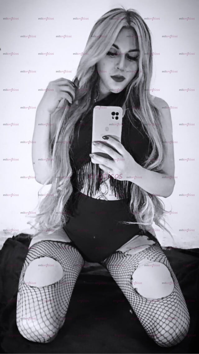 FOTOS DE EL FÍSICO NO ME IMPORTA LA EDAD MENOS...................................... ....