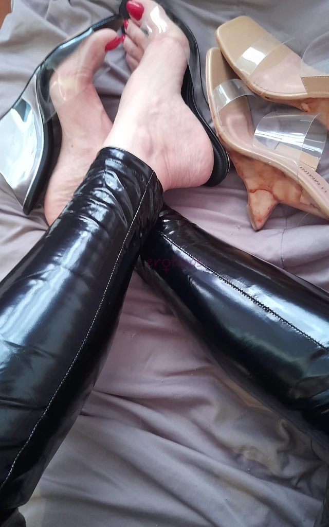 Packs completos boa iluminacao com audio falando e gemendo gostoso packs de chuvas para vcs w apreciam tenho varios modelos video chamada o tempo q vc...