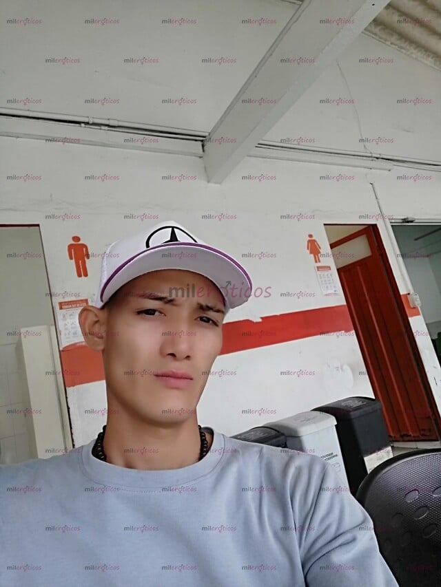 FOTOS DE HOLA MUCHO GUSTO MÍS REYNAS AQUÍ LLEGO TU FLACO SEXI Y ARDIENTE A COMPRASERTE