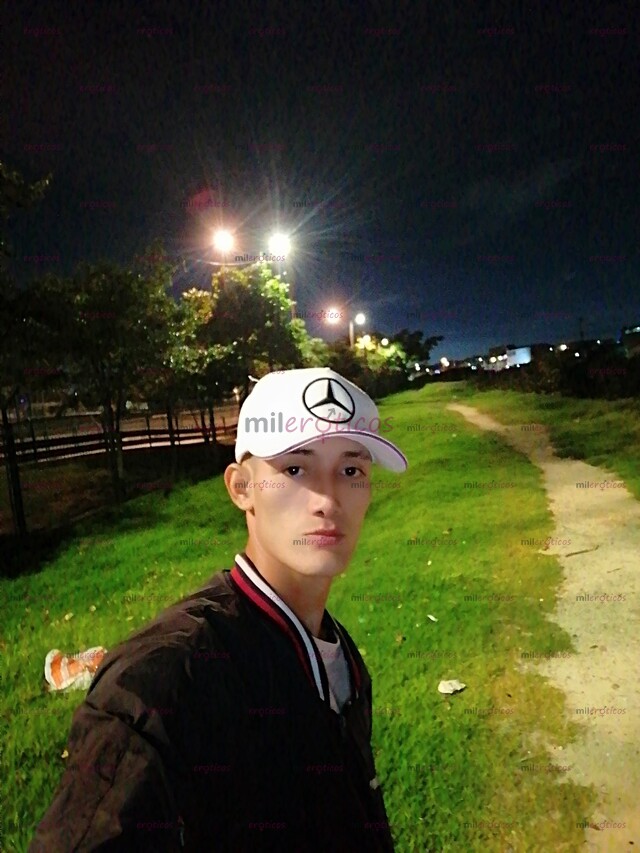 FOTOS DE HOLA MUCHO GUSTO MÍS REYNAS AQUÍ LLEGO TU FLACO SEXI Y ARDIENTE A COMPRASERTE