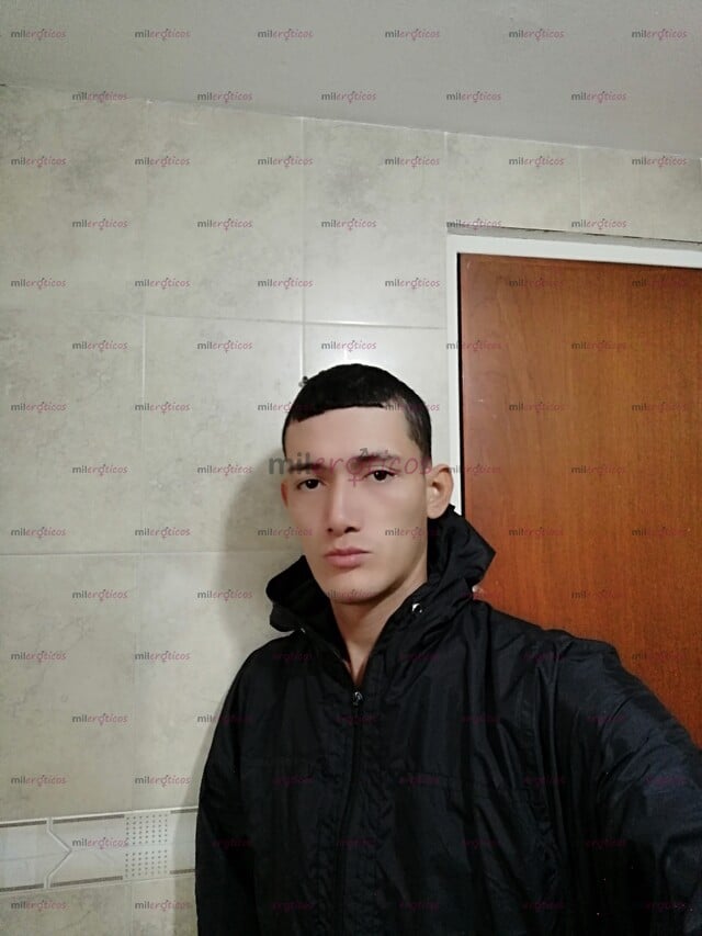 FOTOS DE HOLA MUCHO GUSTO MÍS REYNAS AQUÍ LLEGO TU FLACO SEXI Y ARDIENTE A COMPRASERTE