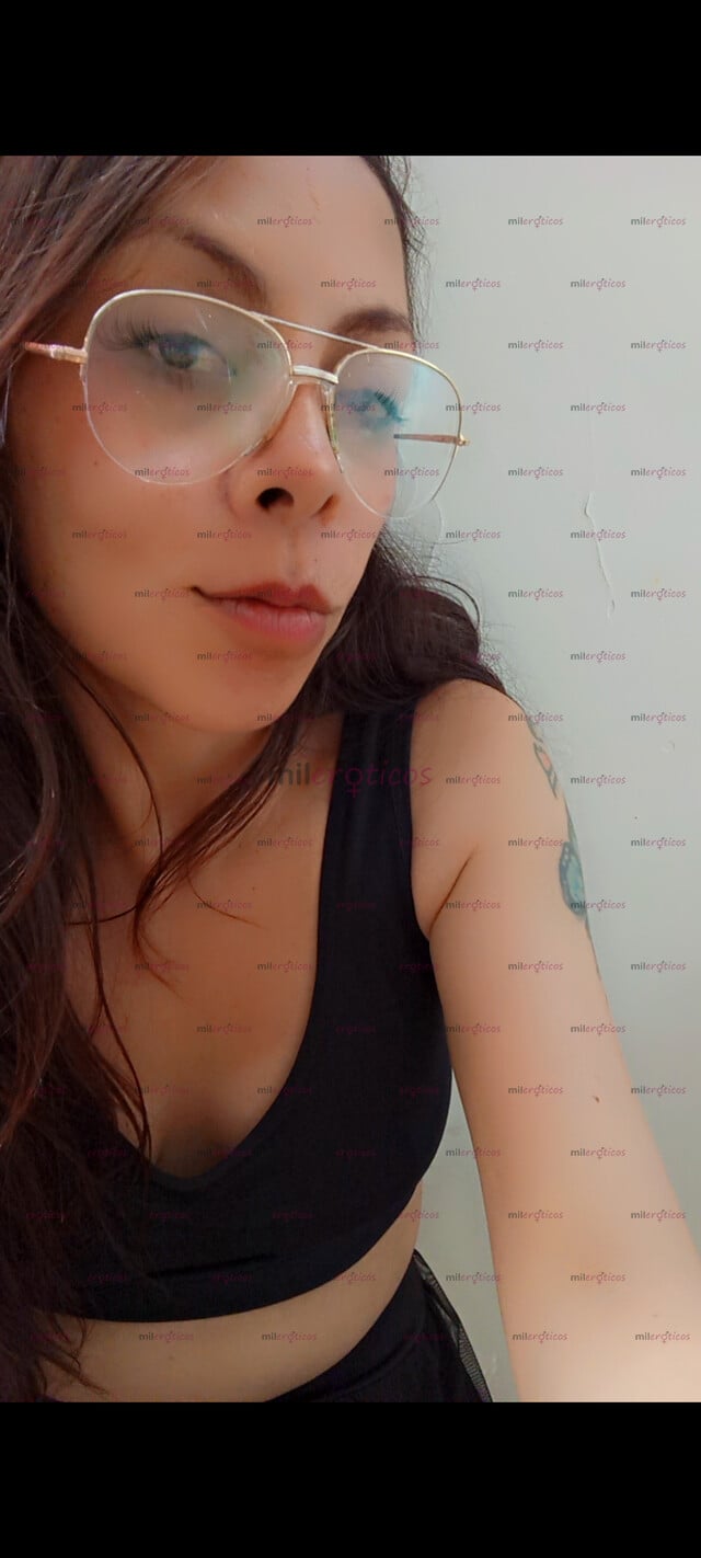 FOTOS DE HERMOSA MORENA CHICA HOT ESTOY PARA COMPLACERTE BABY