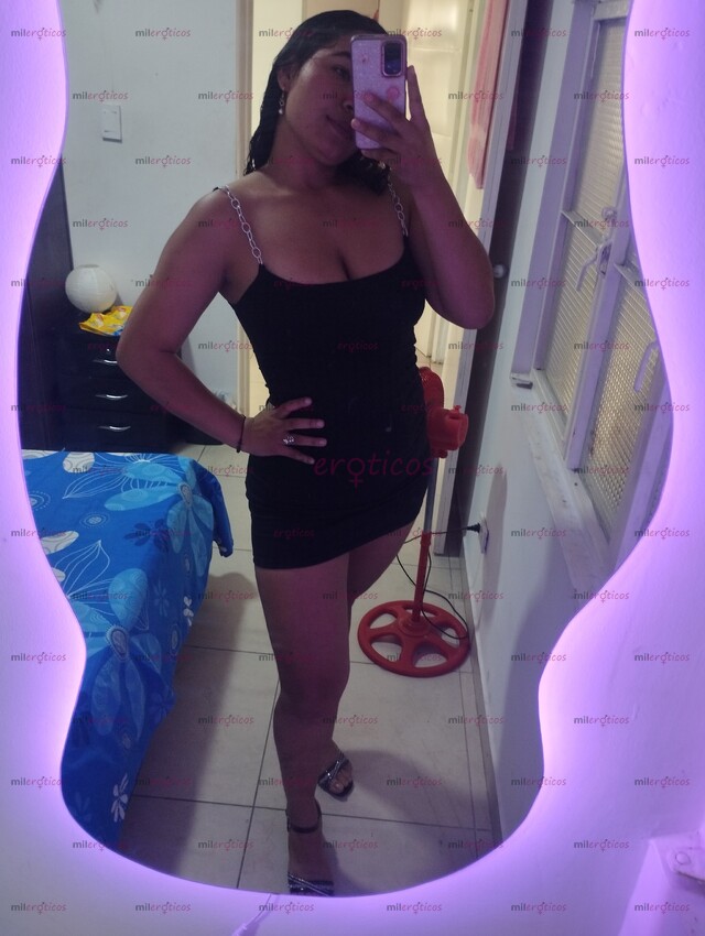 FOTOS DE UNA CHICA HERMOSA TETONA Y NALGONA NATURAL