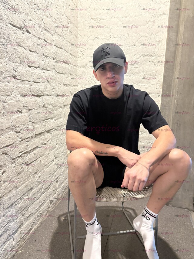 FOTOS DE DOTADO XXL BISEXUAL LECHERO ROMMPE CULOS