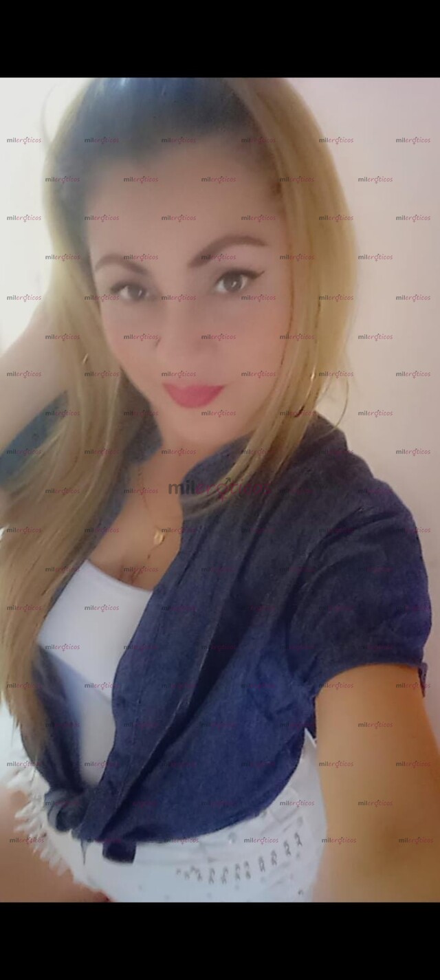 FOTOS DE HOLA AMORES SOY LINSAY HERMOSA PAISA FLAQUITA MONA CON GANAS DE MUCHO PLACER A