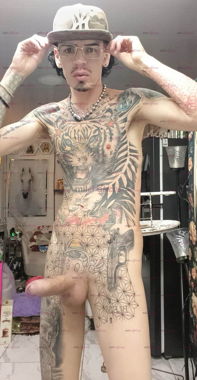 FOTOS DE FLACO TATUADO BLANCO ACTIVO MORBOSO FETICHERO