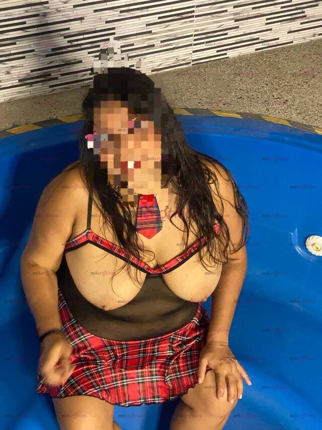 FOTOS DE VETERANA MULTIORGÁSMICA HOTWIFE TRÍOS BESOS CARICIAS MASTURBACIÓN ORAL VAGINAL