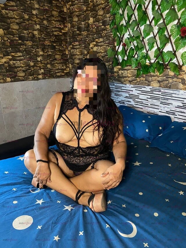 FOTOS DE VETERANA MULTIORGÁSMICA HOTWIFE TRÍOS BESOS CARICIAS MASTURBACIÓN ORAL VAGINAL