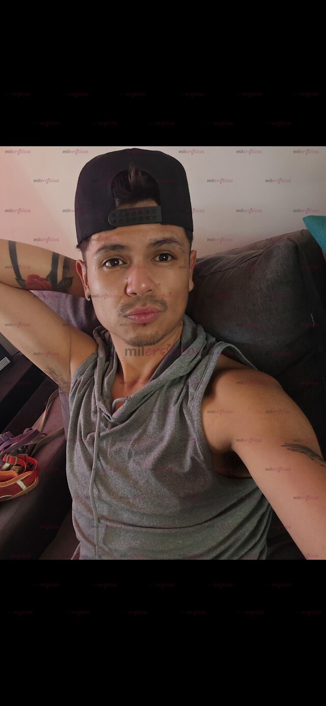 FOTOS DE ACTIVO , (CON GUSTO A QUE ME DEN BESO NEGRO Y LAMIDAS DE PEZONES)