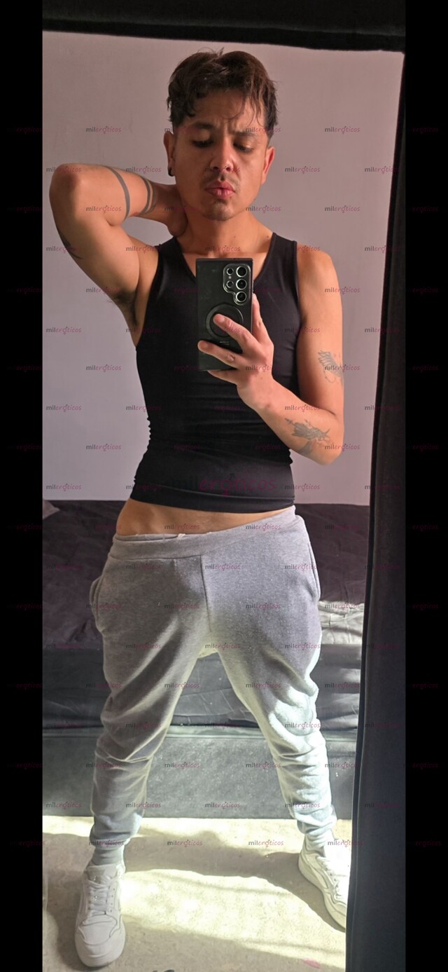FOTOS DE ACTIVO , (CON GUSTO A QUE ME DEN BESO NEGRO Y LAMIDAS DE PEZONES)