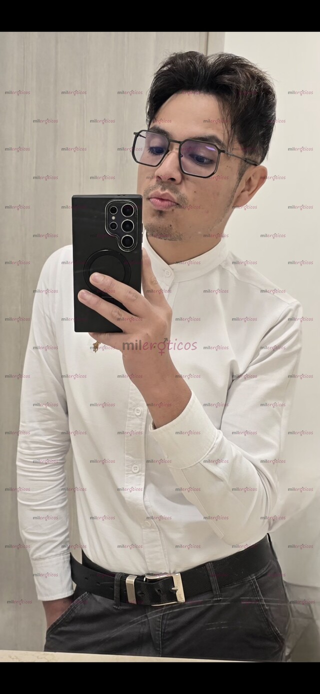 FOTOS DE ACTIVO , (CON GUSTO A QUE ME DEN BESO NEGRO Y LAMIDAS DE PEZONES)