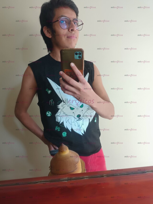 FOTOS DE UNIVERSITARIO VERSÁTIL, CACHONDO Y DOTADO