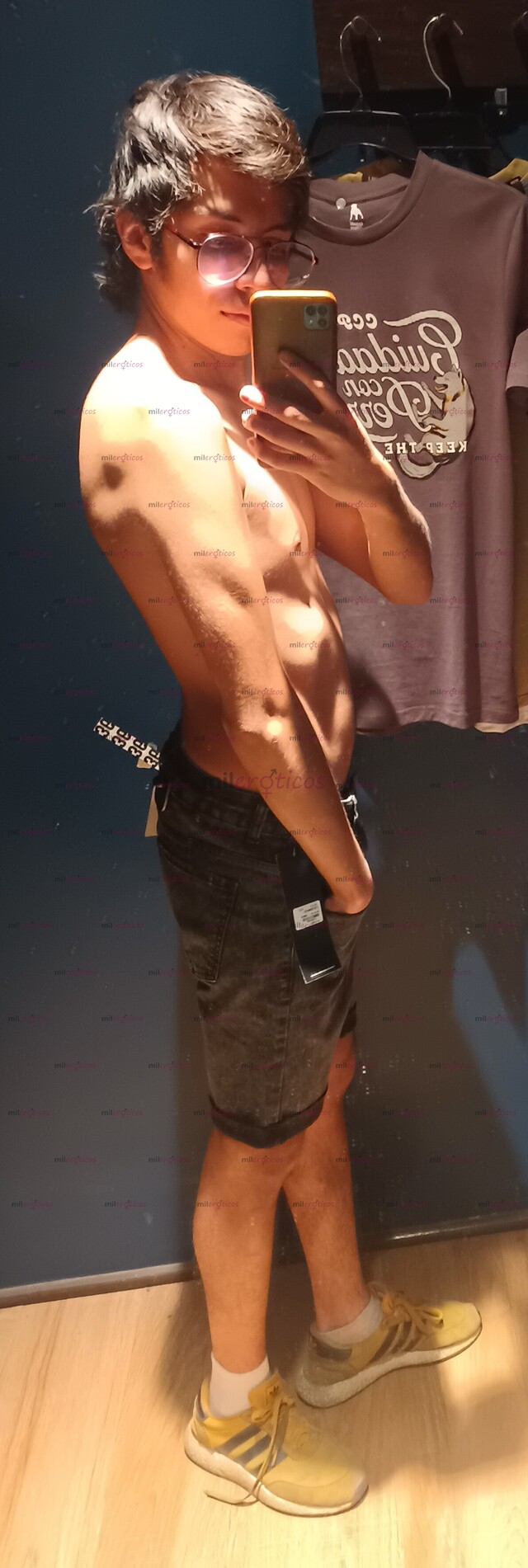 FOTOS DE UNIVERSITARIO VERSÁTIL, CACHONDO Y DOTADO