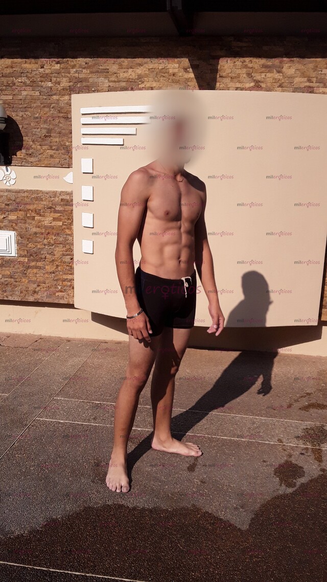 FOTOS DE VENEZOLANO ARRECHO BIEN DOTADO, INCANSABLE, COMPLACIENTE, EDUCADO