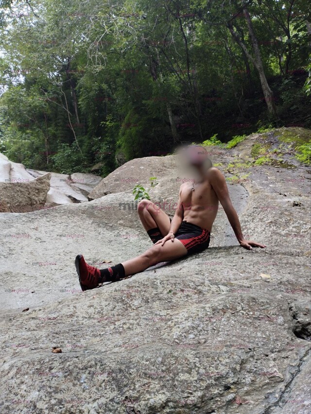 FOTOS DE VENEZOLANO ARRECHO BIEN DOTADO, INCANSABLE, COMPLACIENTE, EDUCADO