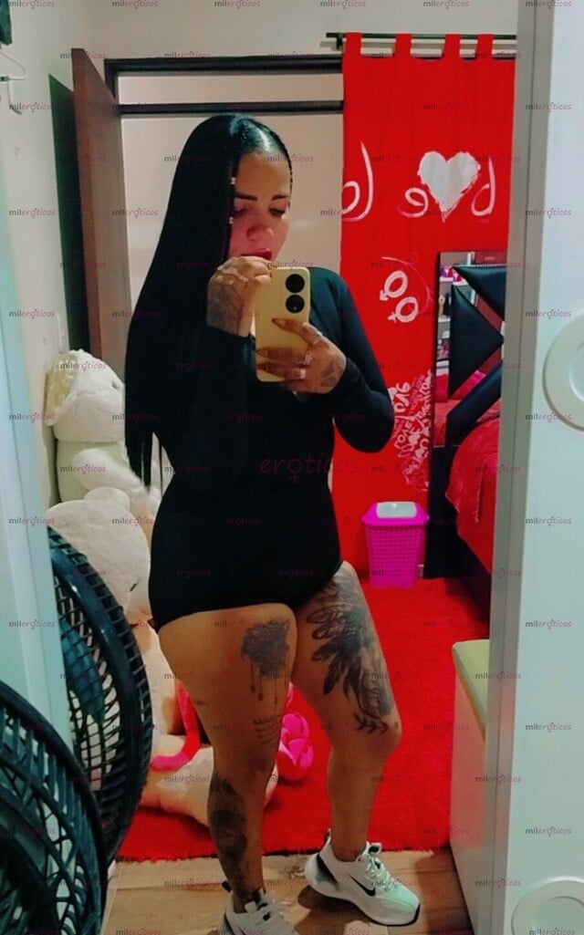 FOTOS DE HERMOSA CHICA VIP CON VAGINA JUGOSA Y ESTRECHITA
