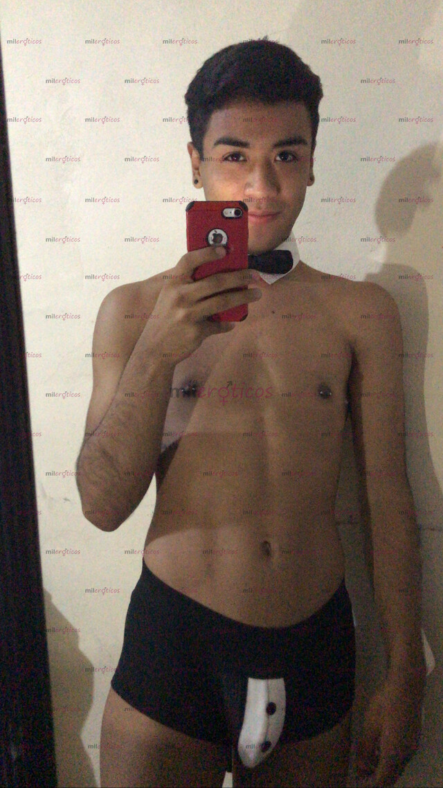 FOTOS DE TWINK MORENO COMPLACIENTE, DELGADO CON BUEN CUERPO 22 AÑOS