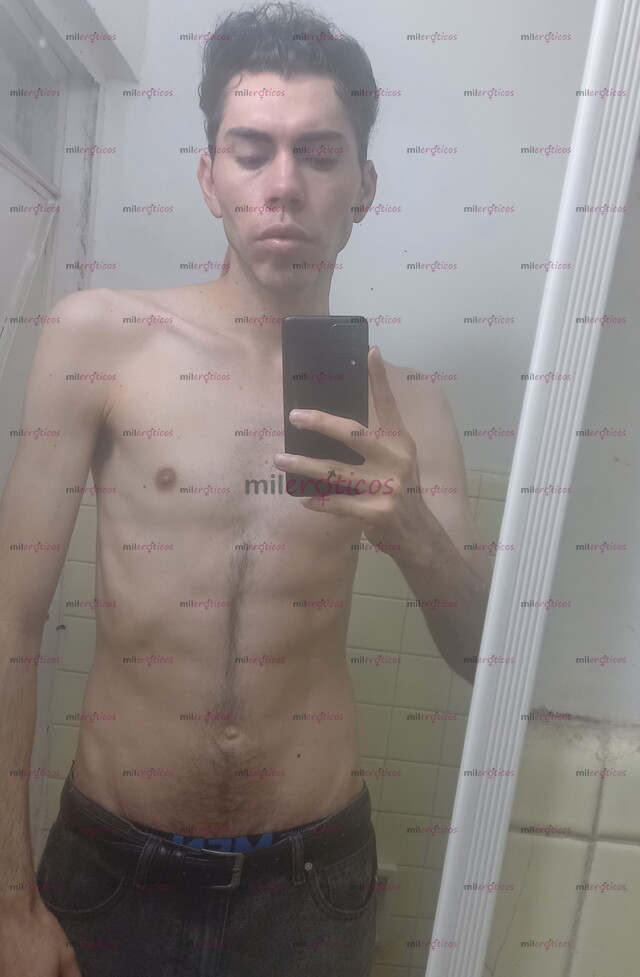 FOTOS DE SCORT ALTO GUAPO DELGADO DISPONIBLE PARA CONSENTIRTE.