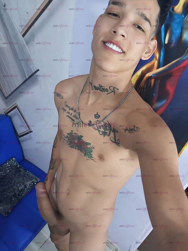 FOTOS DE ALTO TATUADO MORENO DOTADO BUEN FÍSICO Y ELEGANTE
