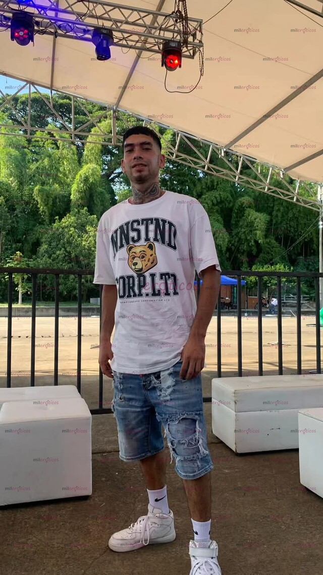 FOTOS DE JOVEN SIMPÁTICO ARRECHO DISPUESTO A COMPLACERTE