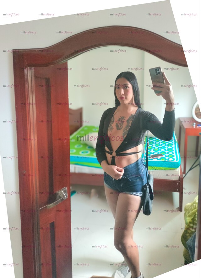 FOTOS DE VALERY PIERNONA ALTA PELINEGRA CULONA ARDIENTE