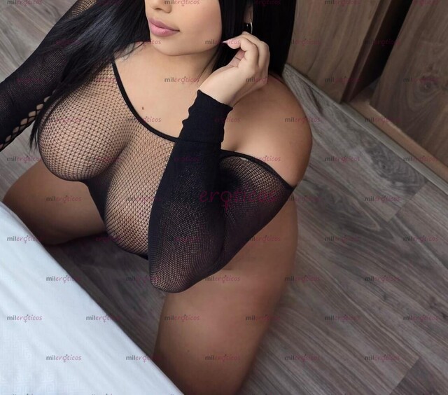 FOTOS DE JOVEN LINDA ALTA ESBELTA PIEL BLANCA COLA SENO ROSADITOS