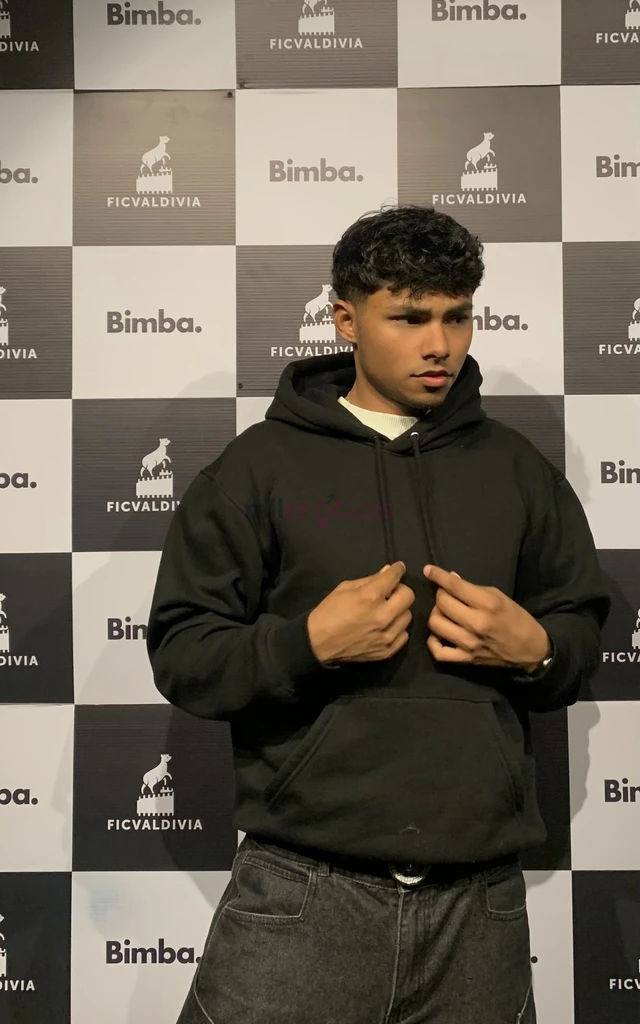 Hola soy samuel 23 anos hombre serio varonil con muy buena presentacion educacion higiene dispuesto a complacerte cumplo con todas tus fantasias y tus...