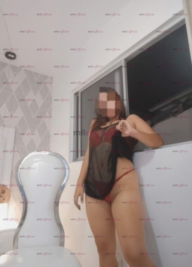 FOTOS DE VIOLETA HERMOSA A DOMICILIO Y CON LUGAR EN EL SUR.