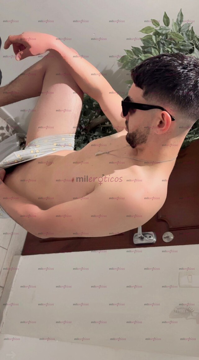 FOTOS DE APUESTO JOVEN, CARISMÁTICO, ELEGANTE Y COMPLACIENTE