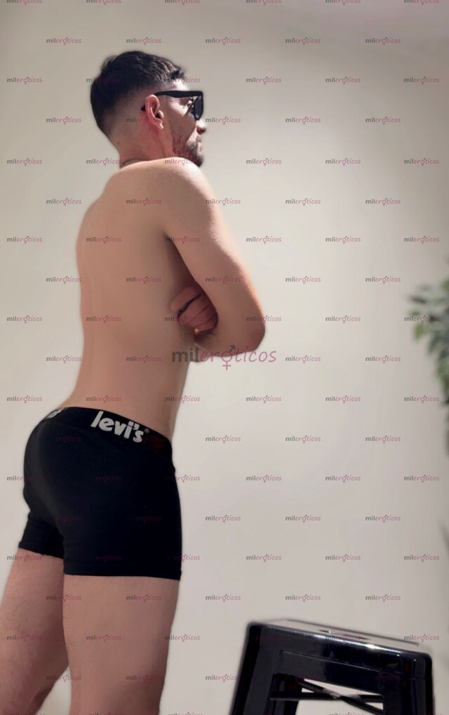 FOTOS DE APUESTO JOVEN, CARISMÁTICO, ELEGANTE Y COMPLACIENTE