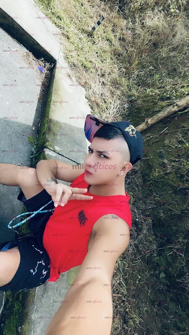 FOTOS DE CHICO MORENO, DISCRETO Y DISPUESTO A COMPLACERTE