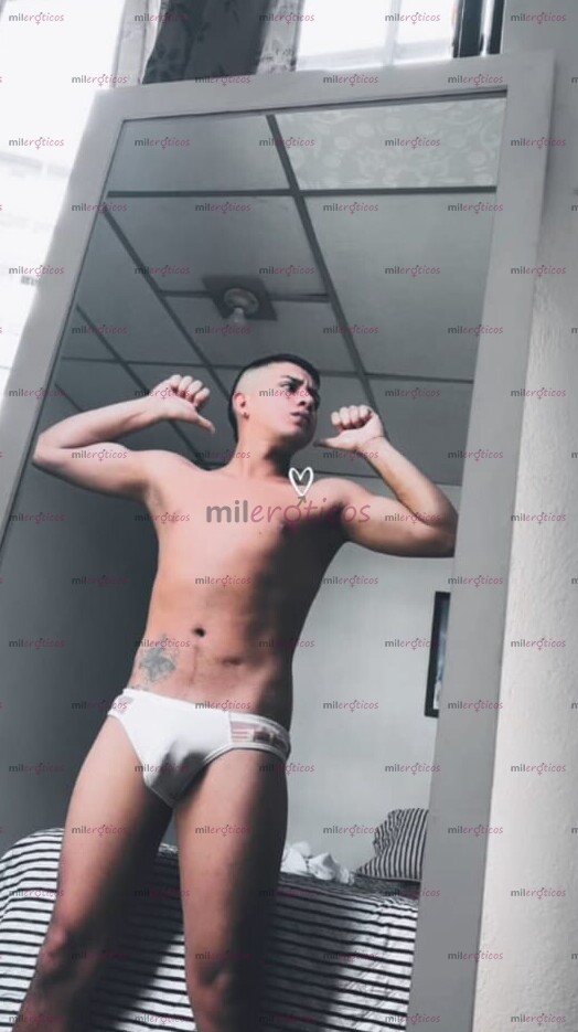 FOTOS DE CHICO MORENO, DISCRETO Y DISPUESTO A COMPLACERTE