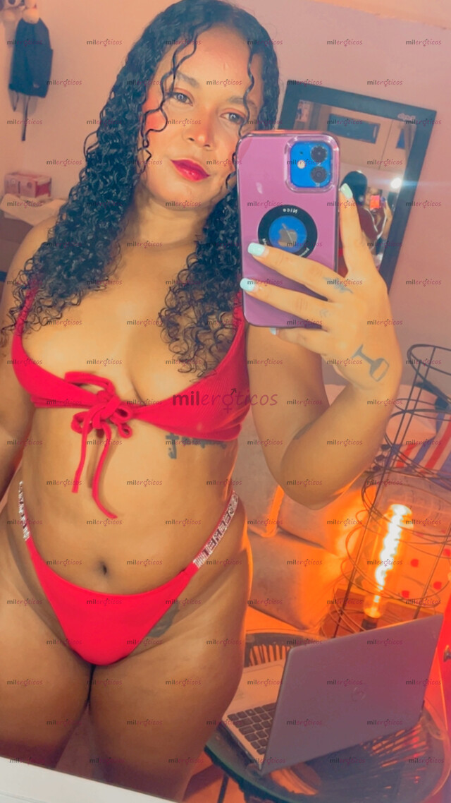 FOTOS DE HERMOSA MORENA EXTROVERTIDA Y MUY JUGUETONA