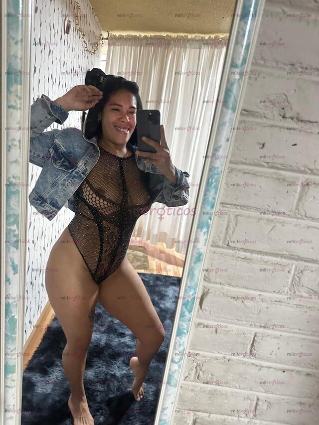 FOTOS DE SOY RENATA VENEZOLANAA CALIENTE ARDIENTE CON GRANDES TETAS Y CULO MUY LINDO QUIE