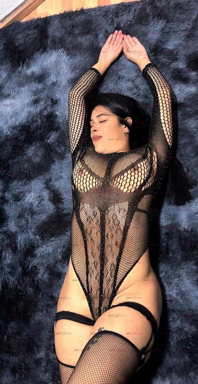 FOTOS DE SOY RENATA VENEZOLANAA CALIENTE ARDIENTE CON GRANDES TETAS Y CULO MUY LINDO QUIE
