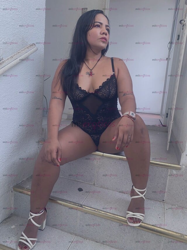 FOTOS DE CAMILA RICA GORDITA COLOR CANELA NALGONA PIERNAS GRUESAS EXCELENTE MAMADORA