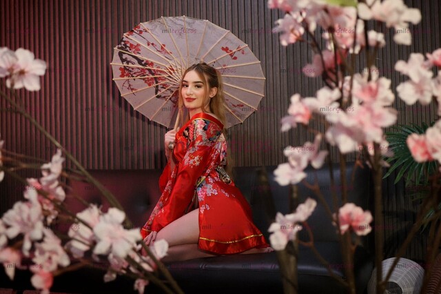 FOTOS DE SALOMÉ MASAJISTA SENSUAL Y ATENTA EXPERTA EN MASAJE NURU