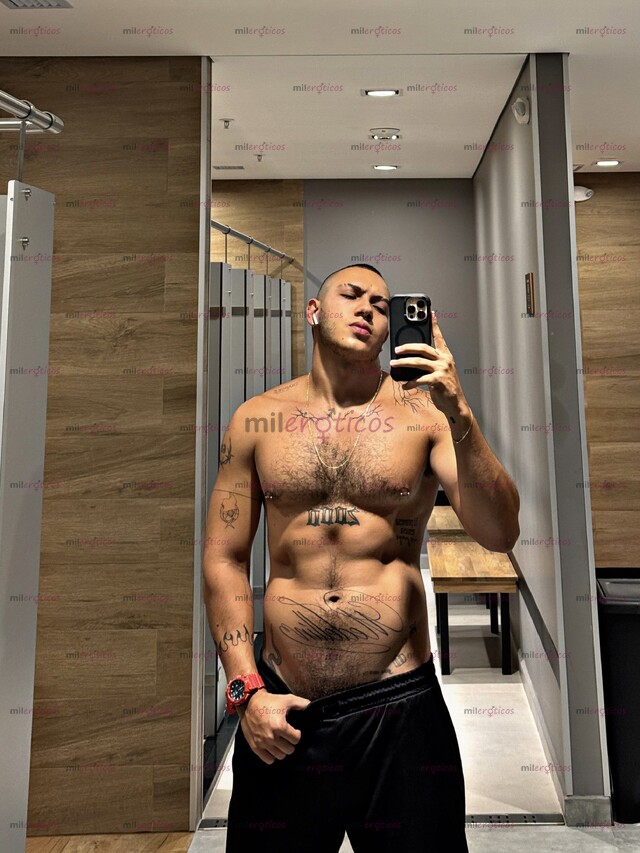 FOTOS DE MIKE, VERSÁTIL JOVEN VELLUDO MUY VARONIL