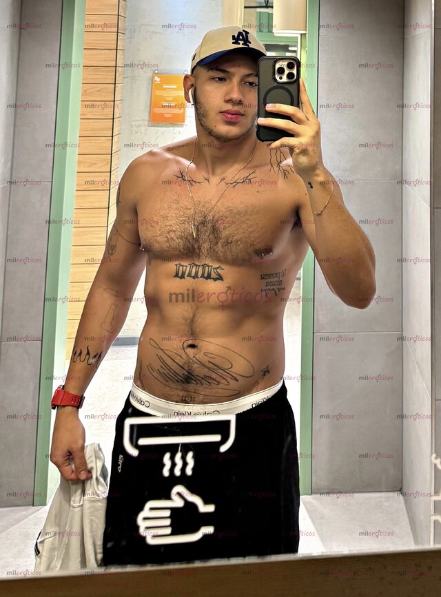 FOTOS DE MIKE, VERSÁTIL JOVEN VELLUDO MUY VARONIL