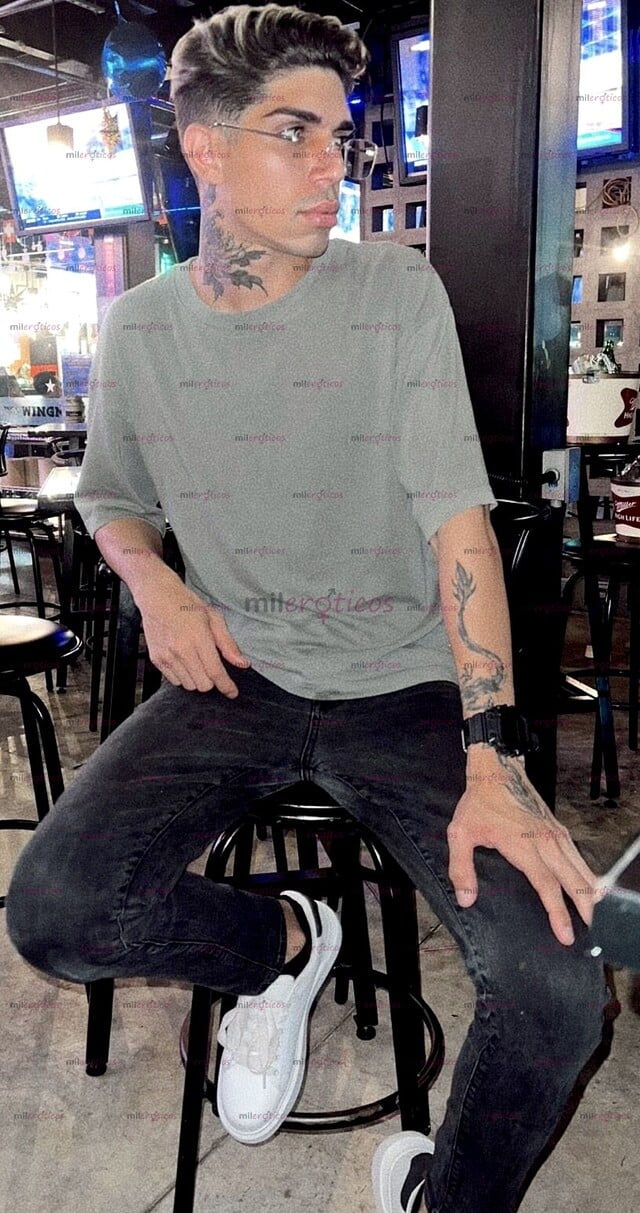 FOTOS DE CHICO LATINO BIEN GUAPO Y DIVERTIDO, DISPUESTO A CUMPLIR TUS FANTASÍAS