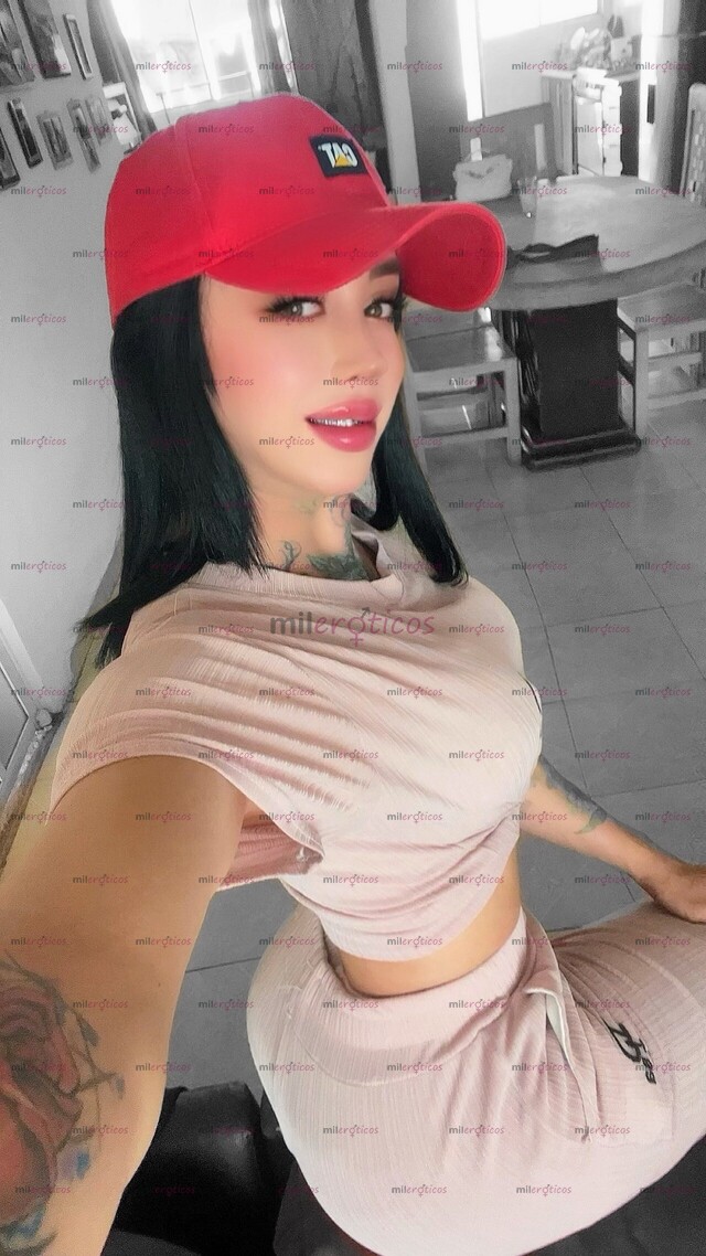 FOTOS DE KATALINA UNA CHICA TRANS TOTALMENTE FEMENINA Y UNA MUÑECA