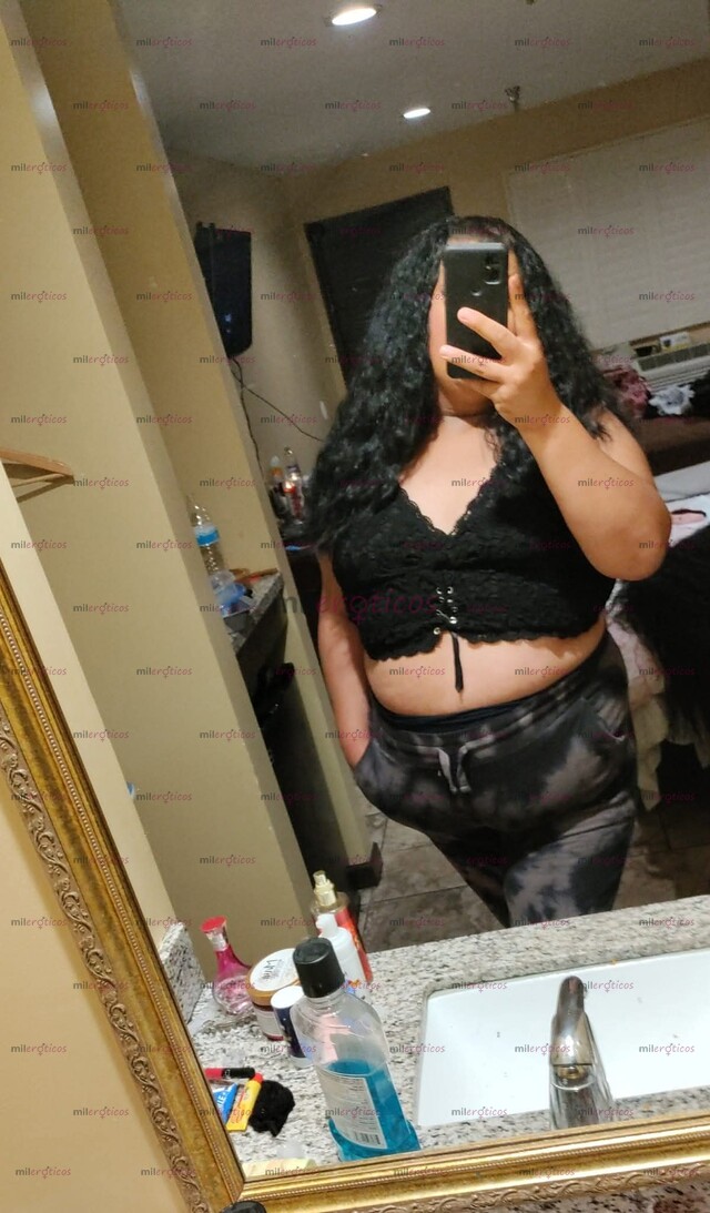 FOTOS DE TRANS GORDITA SUPER CALIENTE Y PUTA DISPONIBLE PARA SERVICIOS