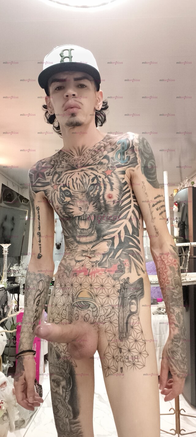 FOTOS DE FLACO ACTIVO BLANCO TATUADO CON SITIO RESERVADO