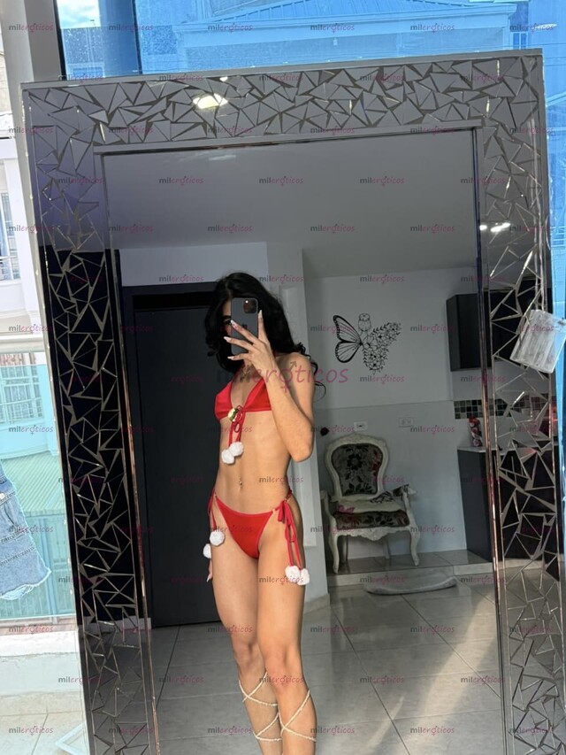 FOTOS DE DELICIOSA MORENA ,LINDA DE PIES A CABEZA!UN DERROCHE DE PURO SEXO Y PLACER