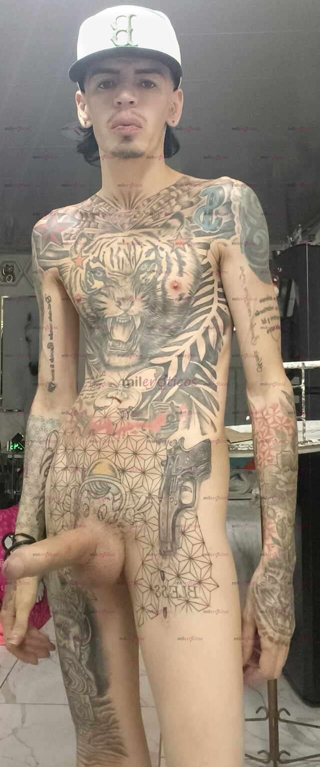 FOTOS DE FLACO ACTIVO BLANCO TATUADO VERGON SERIO RESERVADO