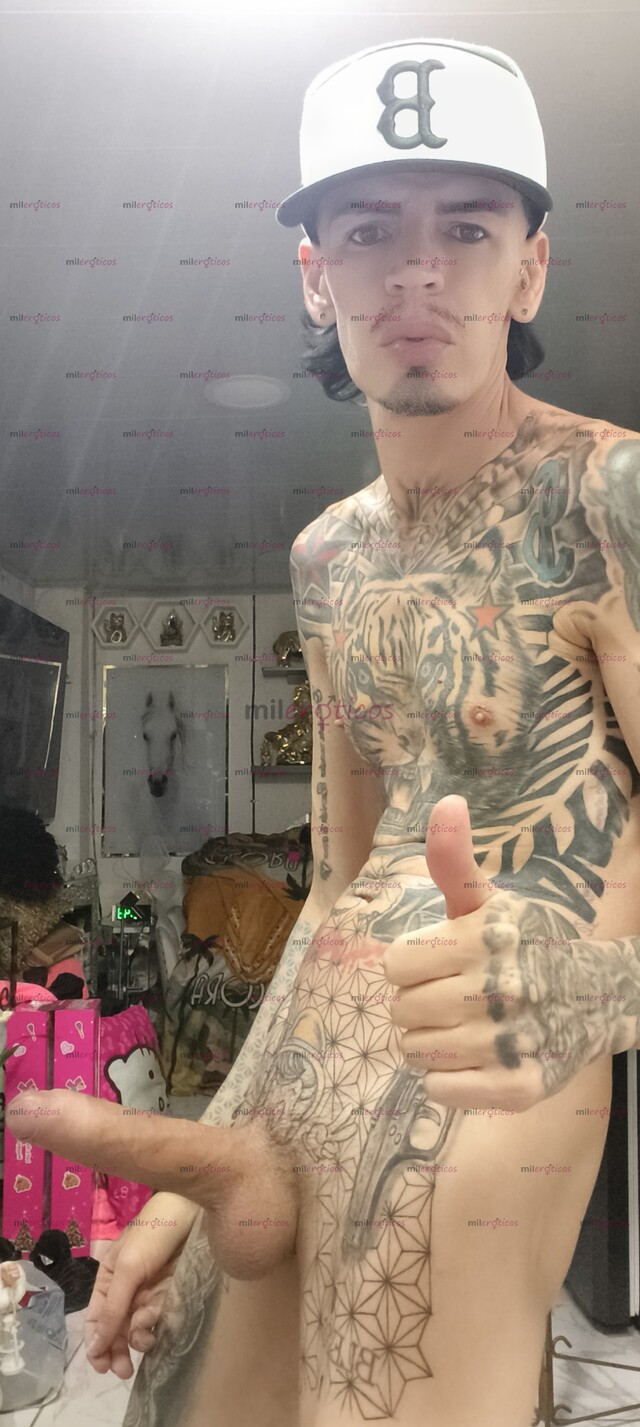 FOTOS DE FLACO ACTIVO BLANCO TATUADO VERGON SERIO RESERVADO